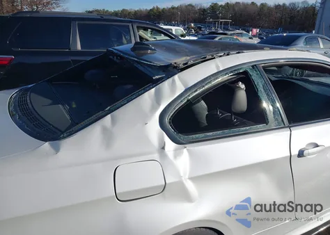 2011 BMW M3 z USA, uszkodzony, nr VIN WBSKG9C55BE797442